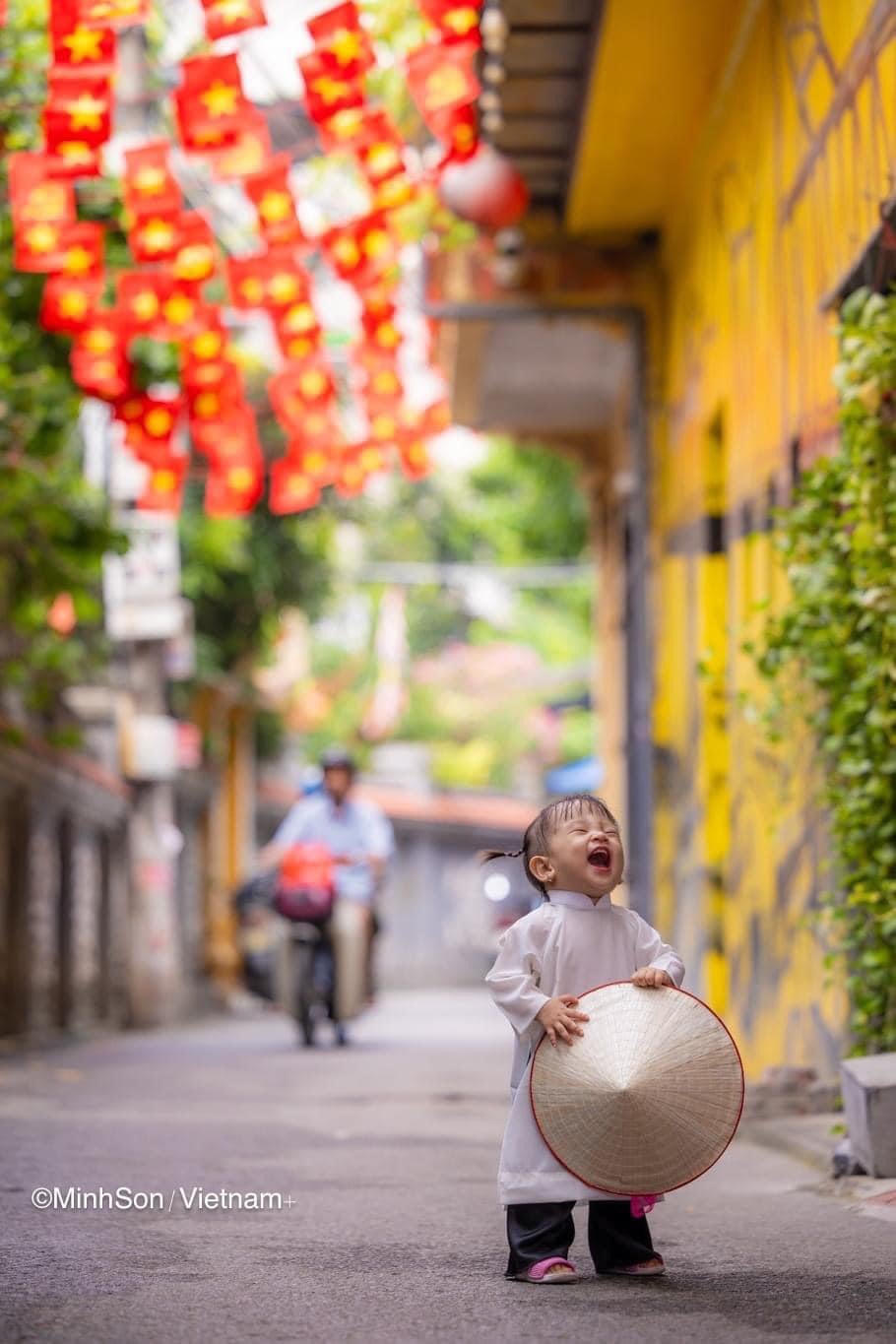 Lan tỏa tình yêu Tổ quốc từ hình ảnh cờ đỏ sao vàng