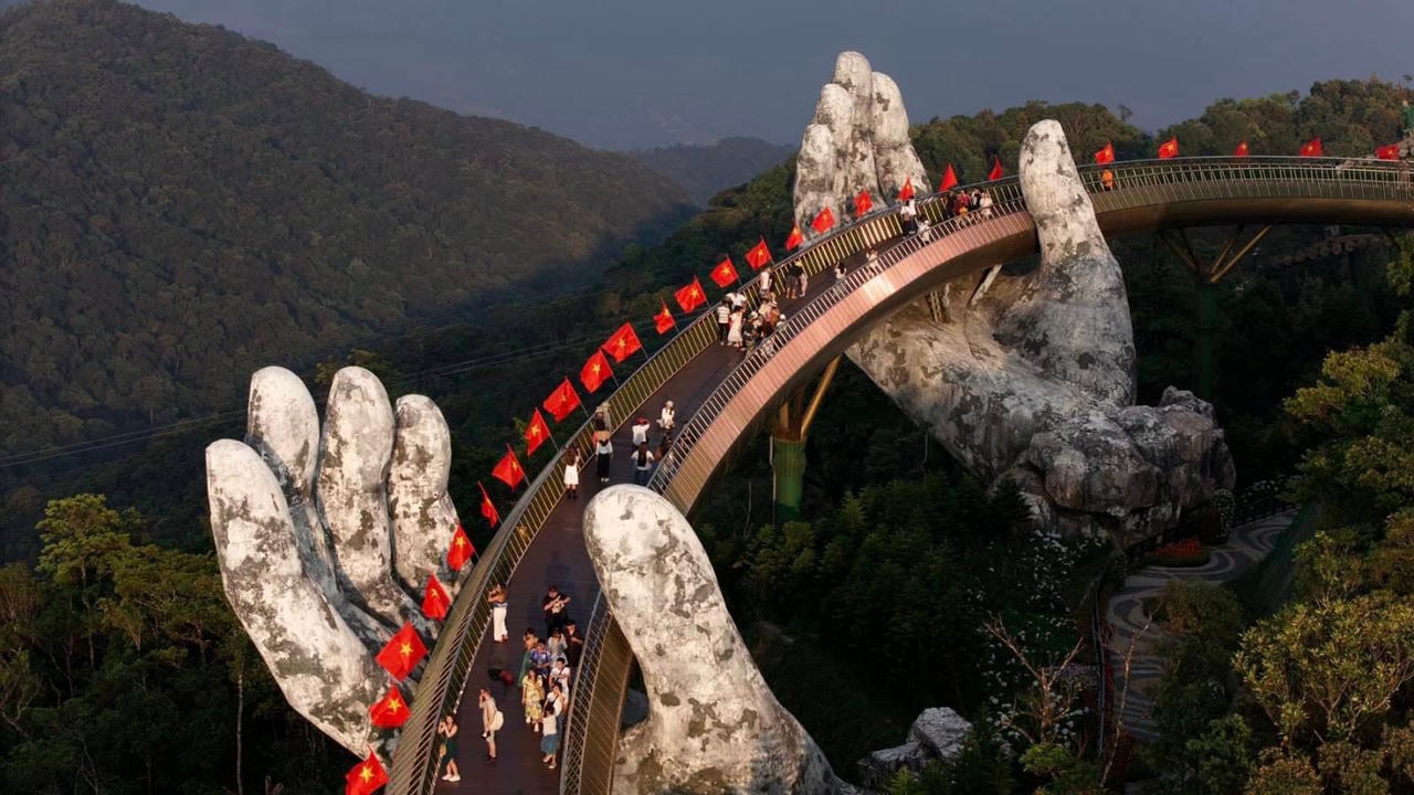 Lan tỏa tình yêu Tổ quốc từ hình ảnh cờ đỏ sao vàng