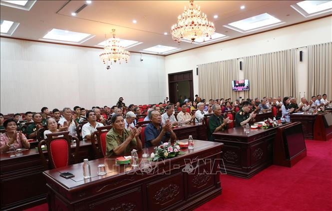 Chăm lo đời sống vật chất, tinh thần cho các đối tượng chính sách và người có công