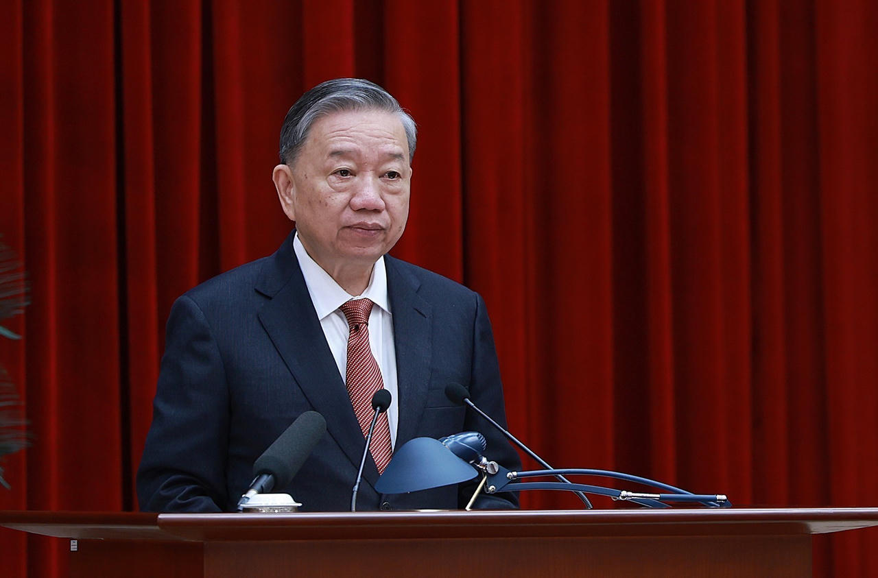 Trung ương thảo luận loạt vấn đề quan trọng tại Hội nghị lần thứ 10, khóa XIII