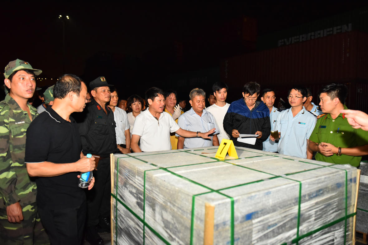 Ngăn chặn 'cái chết trắng': Cuộc chiến của những 'anh hùng' - Kỳ 1: 'Tắc kè hoa' và những cung đường 'bát quái'