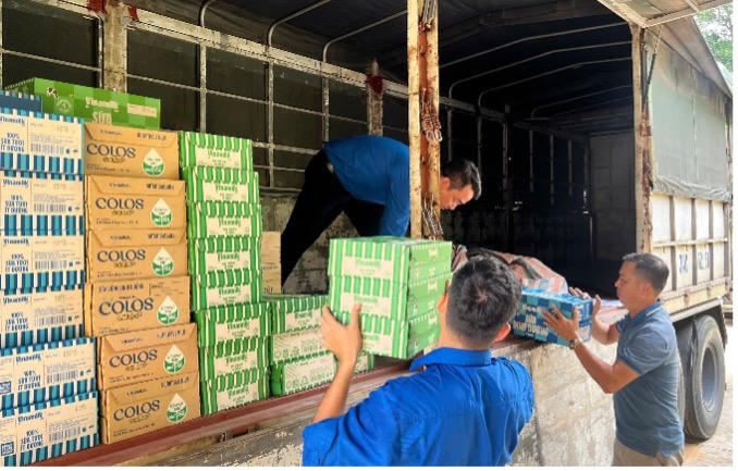 Cộng đồng góp 1, Vinamilk góp thêm 1 để nhân đôi hỗ trợ cho học sinh các tỉnh gặp thiên tai