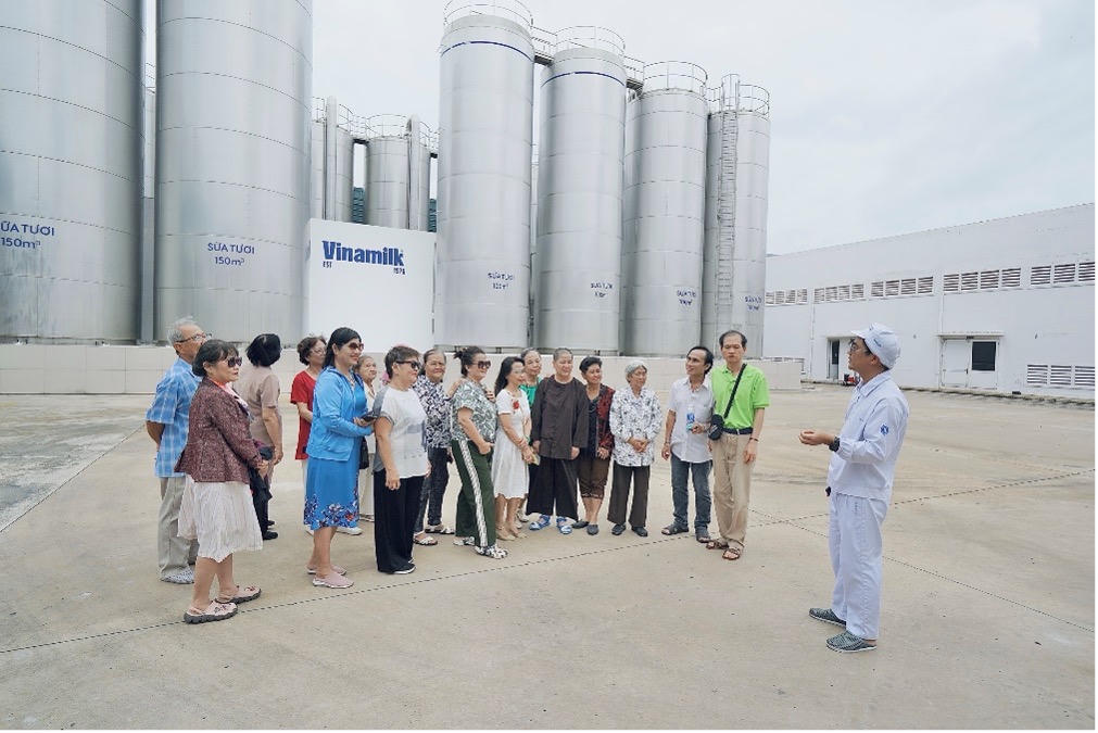 Ấn tượng vì sự đầu tư siêu nhà máy của Vinamilk để làm ra mỗi hộp sữa