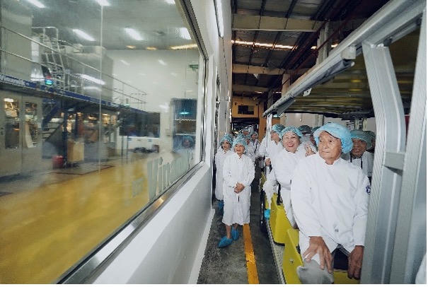 Ấn tượng vì sự đầu tư siêu nhà máy của Vinamilk để làm ra mỗi hộp sữa