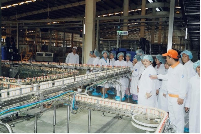 Ấn tượng vì sự đầu tư siêu nhà máy của Vinamilk để làm ra mỗi hộp sữa