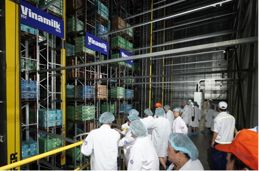 Ấn tượng vì sự đầu tư siêu nhà máy của Vinamilk để làm ra mỗi hộp sữa