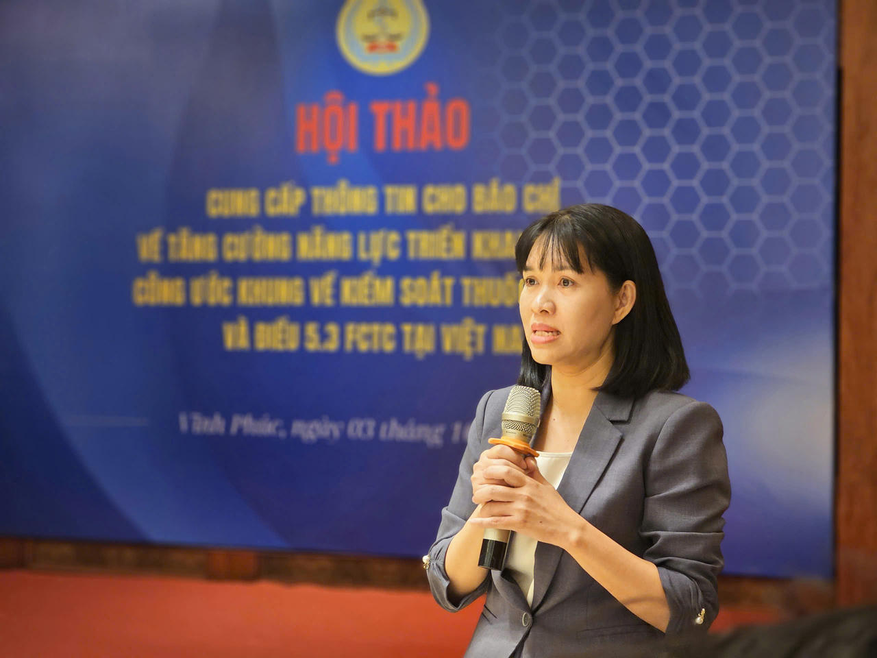 Báo động số người trẻ nhập viện do nicotine, Bộ Y tế đề xuất Chính phủ ra Nghị quyết cấm thuốc lá mới