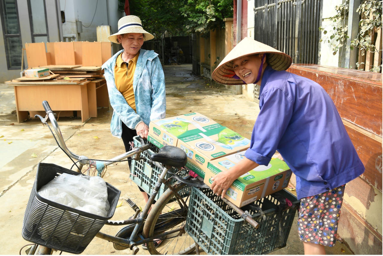 Sữa Cô Gái Hà Lan 'gom nắng sau bão', hỗ trợ người dân phía Bắc vững vàng khắc phục hậu quả thiên tai