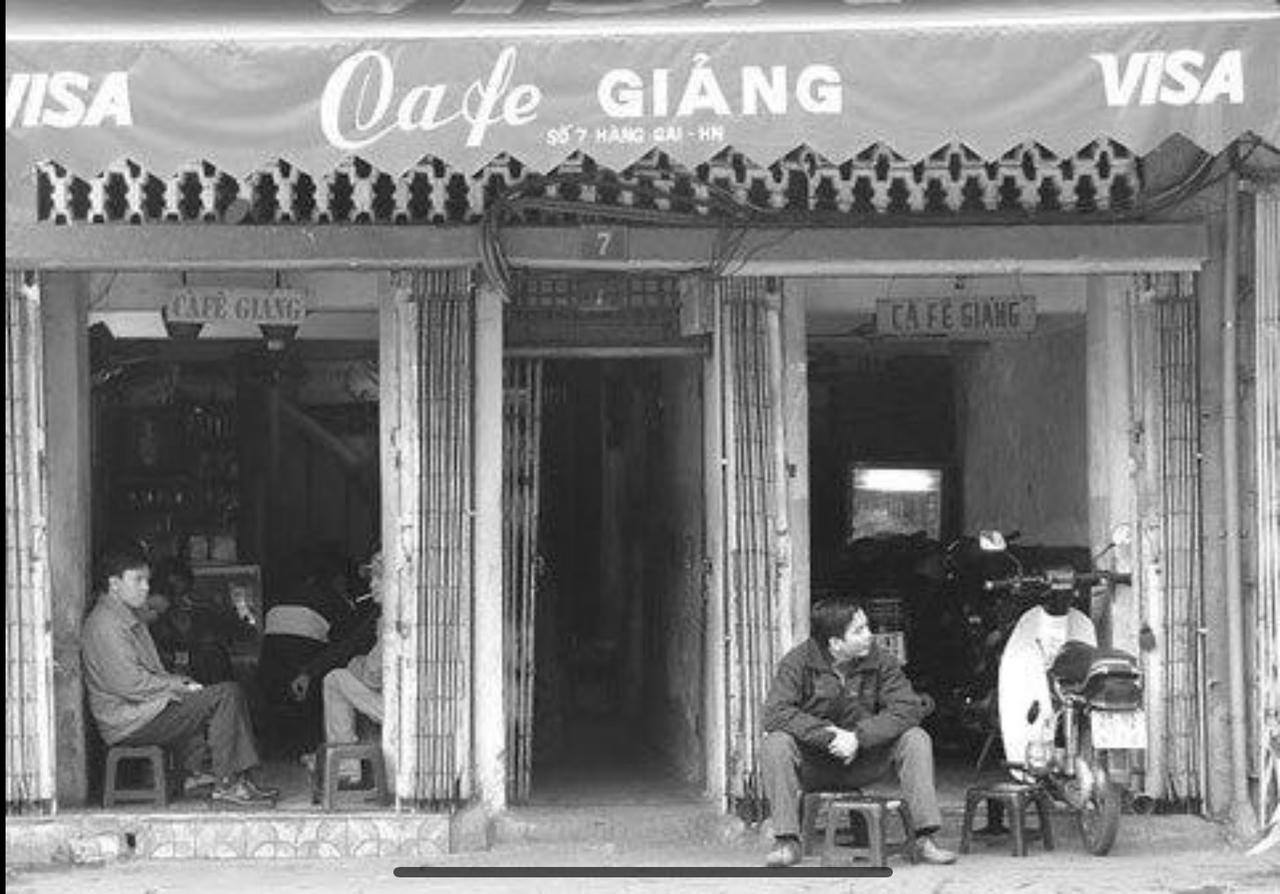 Cà phê Hà Nội xưa: Vẻ đẹp trầm lắng của thời gian