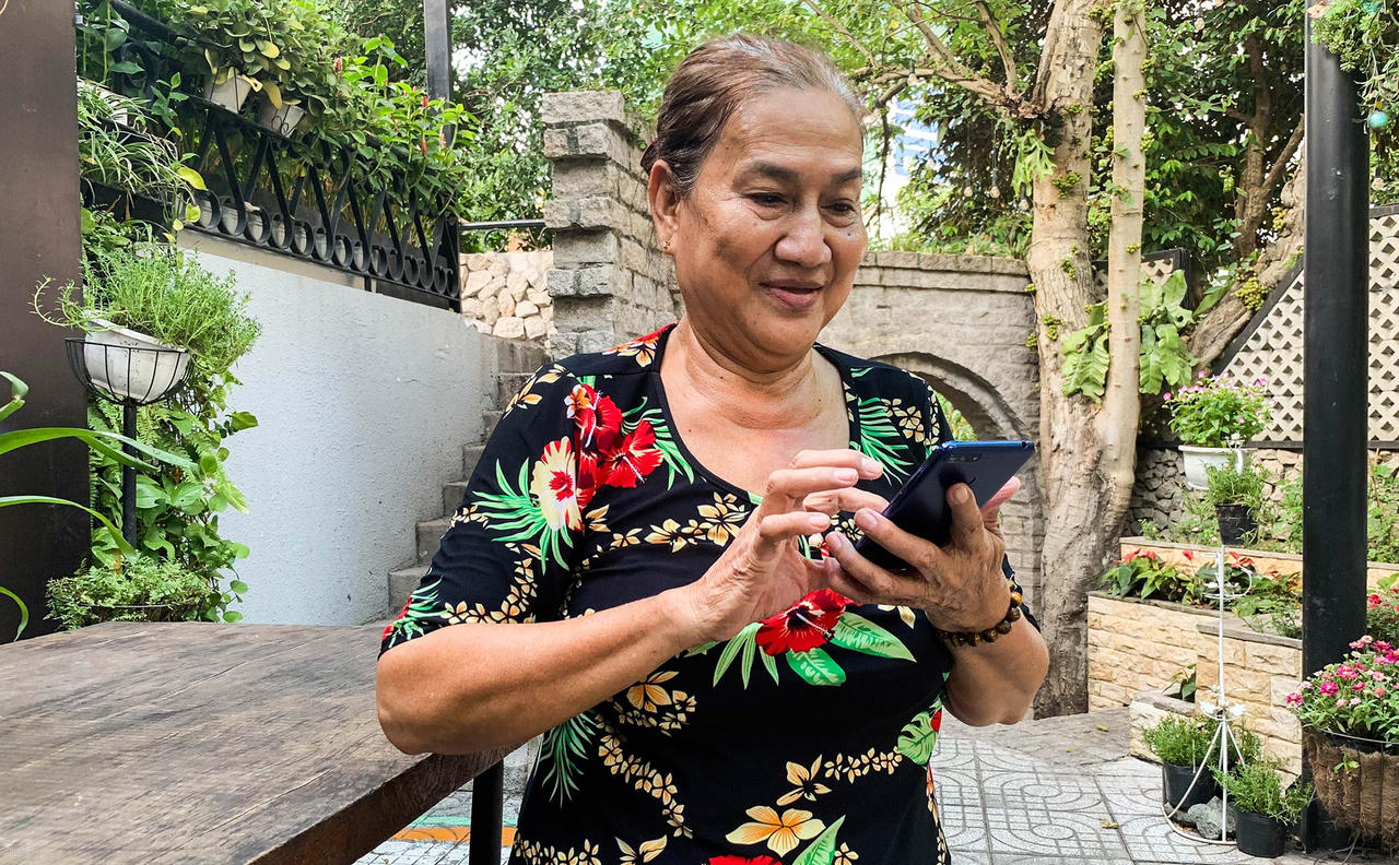 Muôn cách chinh phục công nghệ ở 'tuổi xế chiều'