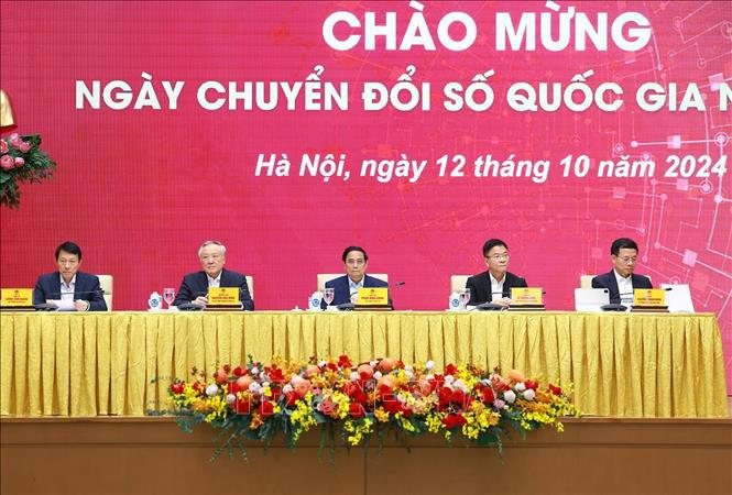Thủ tướng Phạm Minh Chính: Chuyển đổi số một cách sâu rộng, toàn diện, thực chất và hiệu quả