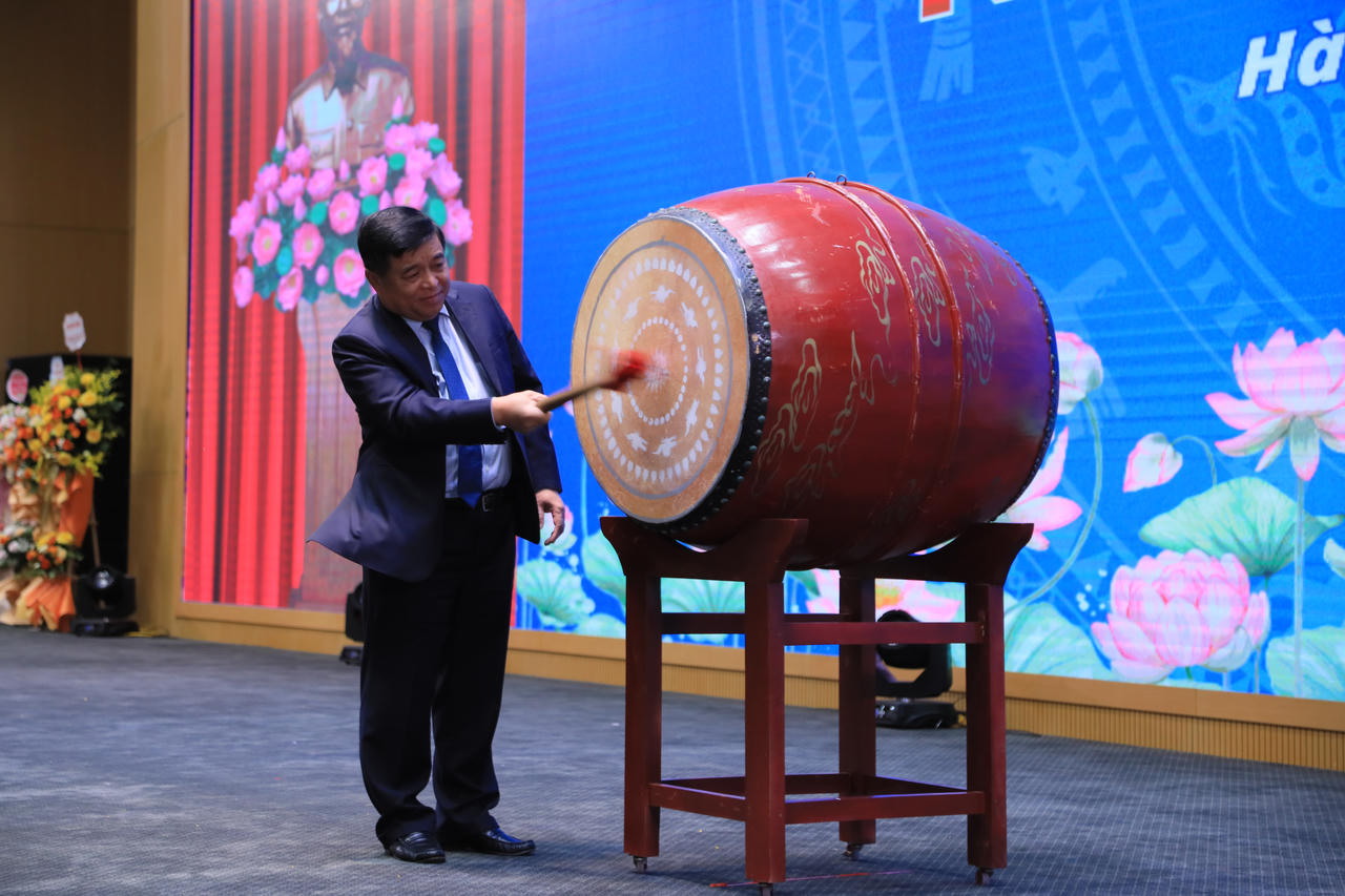 Bộ trưởng Bộ KH&ĐT Nguyễn Chí Dũng dự Lễ khai giảng Học viện Chính sách và Phát triển