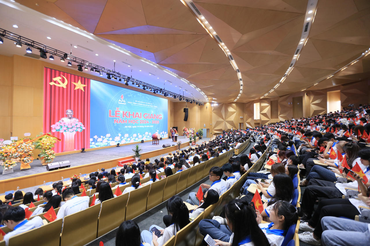 Bộ trưởng Bộ KH&ĐT Nguyễn Chí Dũng dự Lễ khai giảng Học viện Chính sách và Phát triển