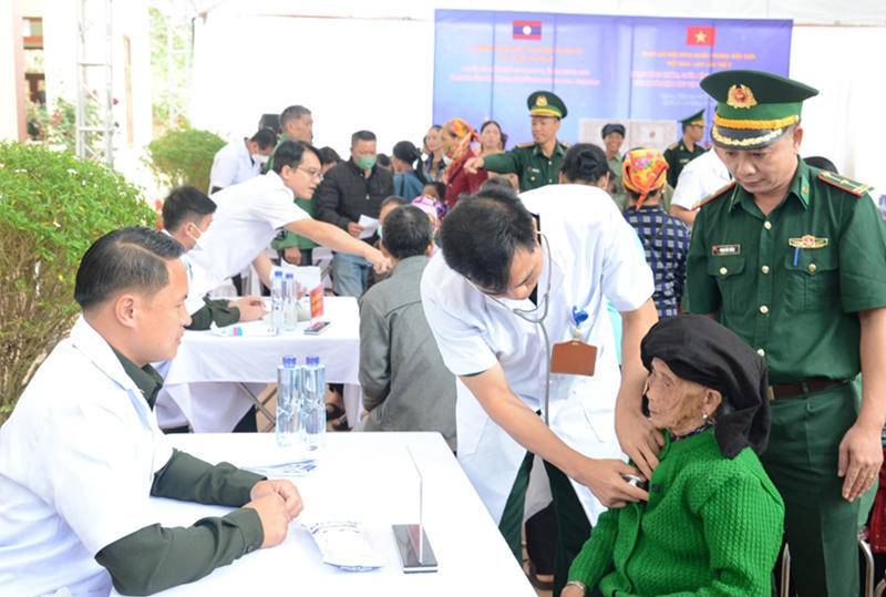 Hoạt động thiết thực của lực lượng quân y hai nước Việt Nam - Lào