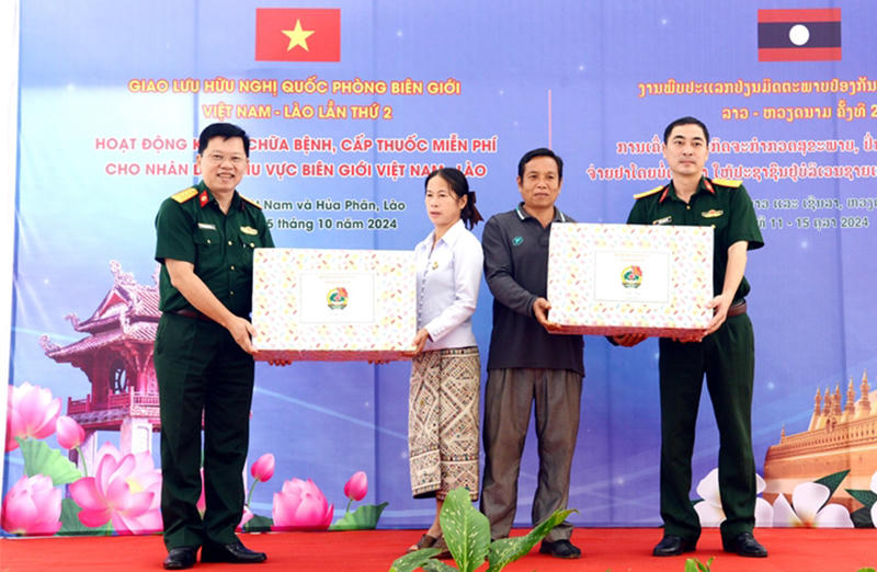 Hoạt động thiết thực của lực lượng quân y hai nước Việt Nam - Lào