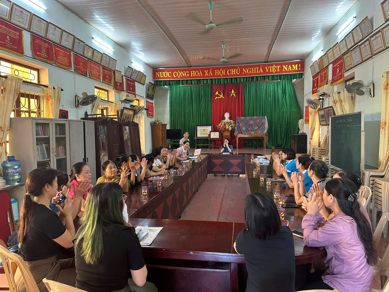 Để phụ nữ tự tin khẳng định mình: Cần thay đổi các định kiến từ xã hội