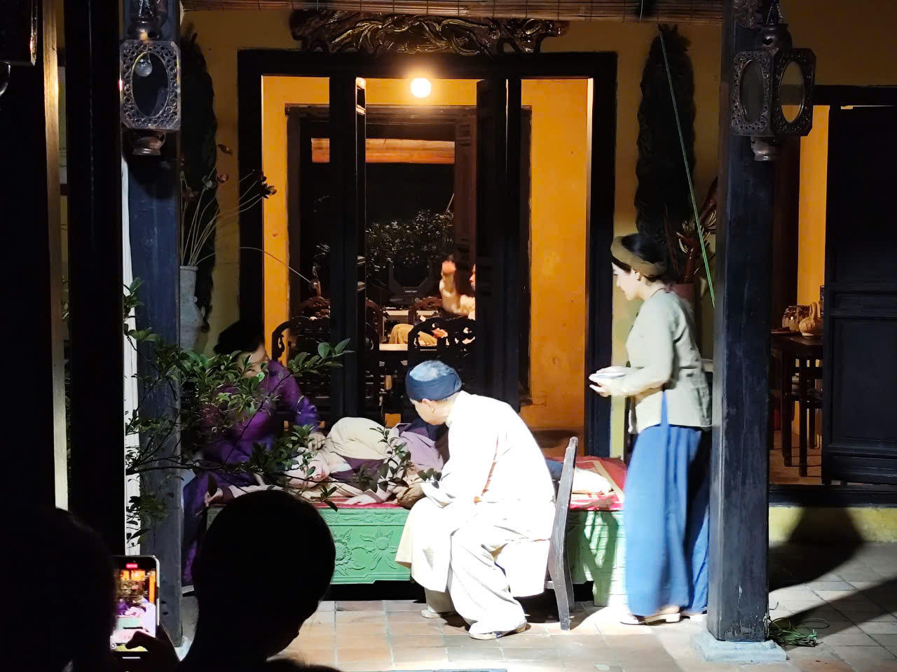 'Tấm vé' về với Hà Nội xưa