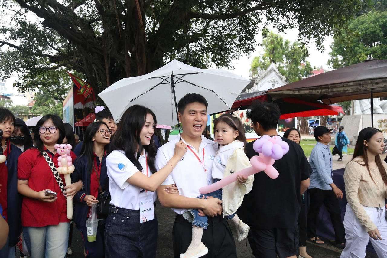 Tuyên dương 10 Gia đình trẻ tiêu biểu 2024: Tôn vinh những giá trị gia đình