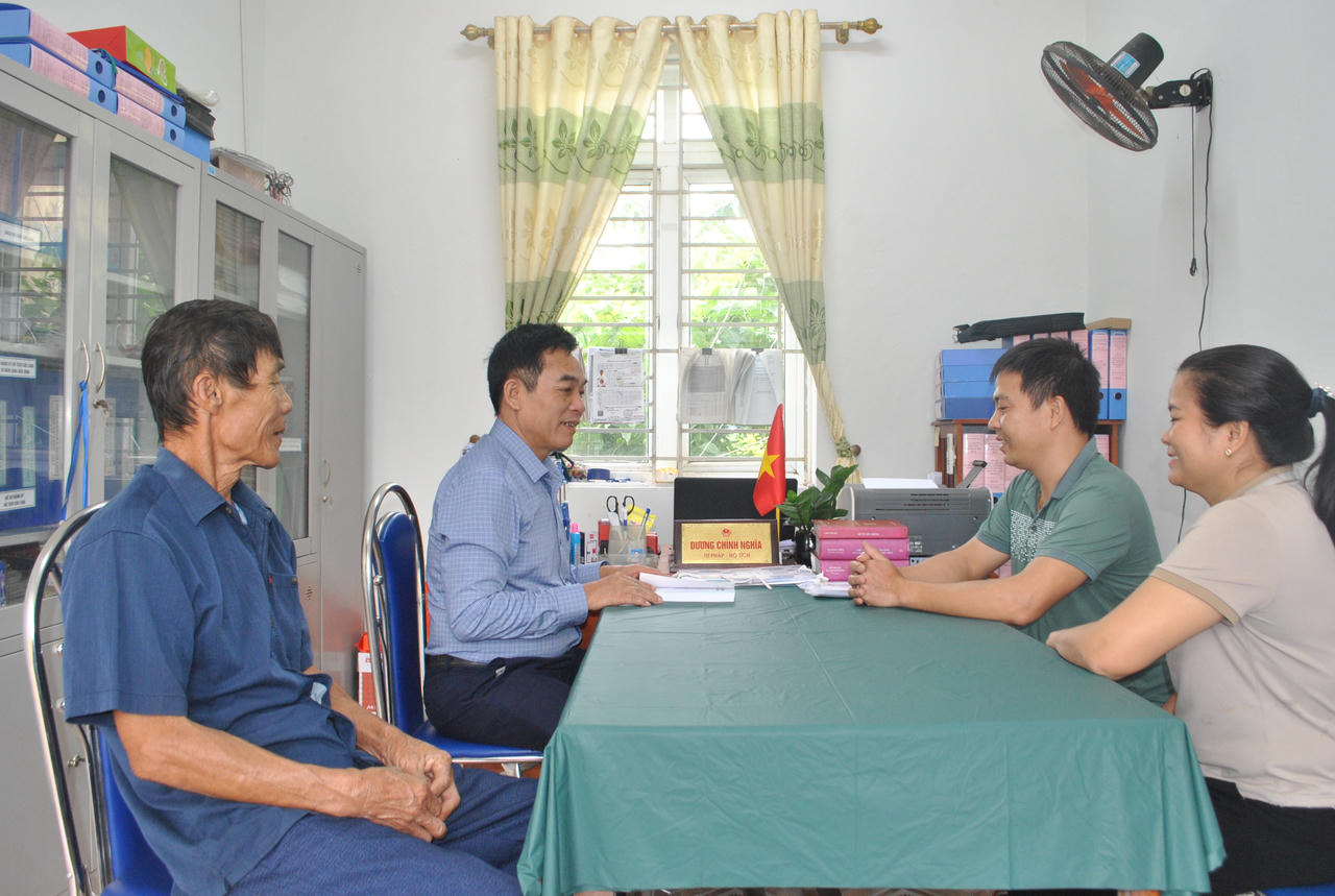 Cán bộ Tư pháp - Hộ tịch Dương Chính Nghĩa 20 năm tận tuỵ với tư pháp cơ sở