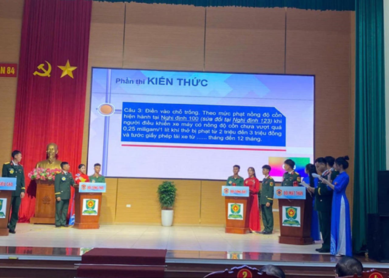 Sôi nổi công tác phổ biến, giáo dục pháp luật tại Lữ đoàn tác chiến điện tử 84