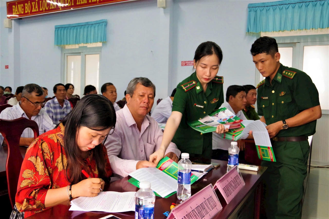 Quân đội tích cực triển khai các giải pháp chống khai thác IUU 