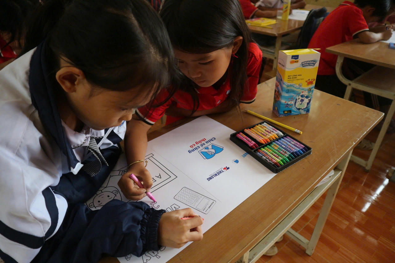 Những người thầy 'thắp lửa' ước mơ nơi phên dậu Tổ quốc