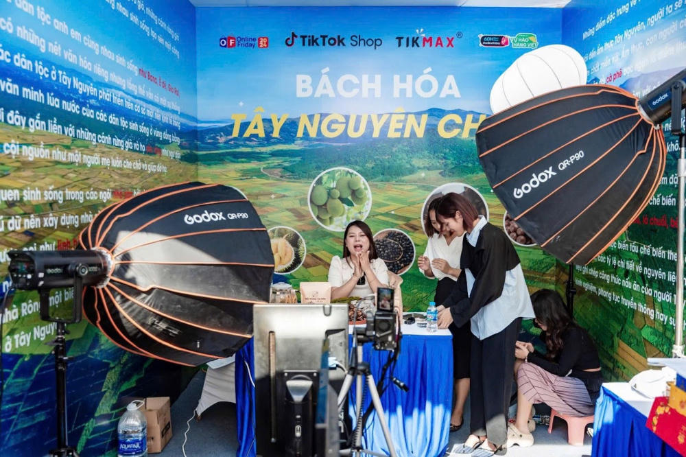 Thấy gì sau chương trình Online Friday 2024?