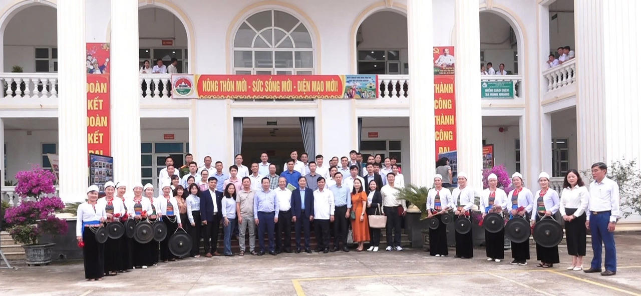 Thẩm định công nhận đạt chuẩn NTM nâng cao, NTM kiểu mẫu huyện Ba Vì 