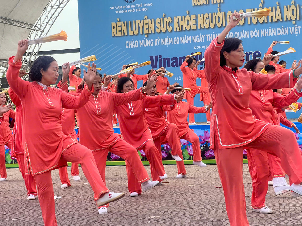 Gần 3.000 người cao tuổi Hà Nội tham gia Ngày hội rèn luyện sức khoẻ người cao tuổi 