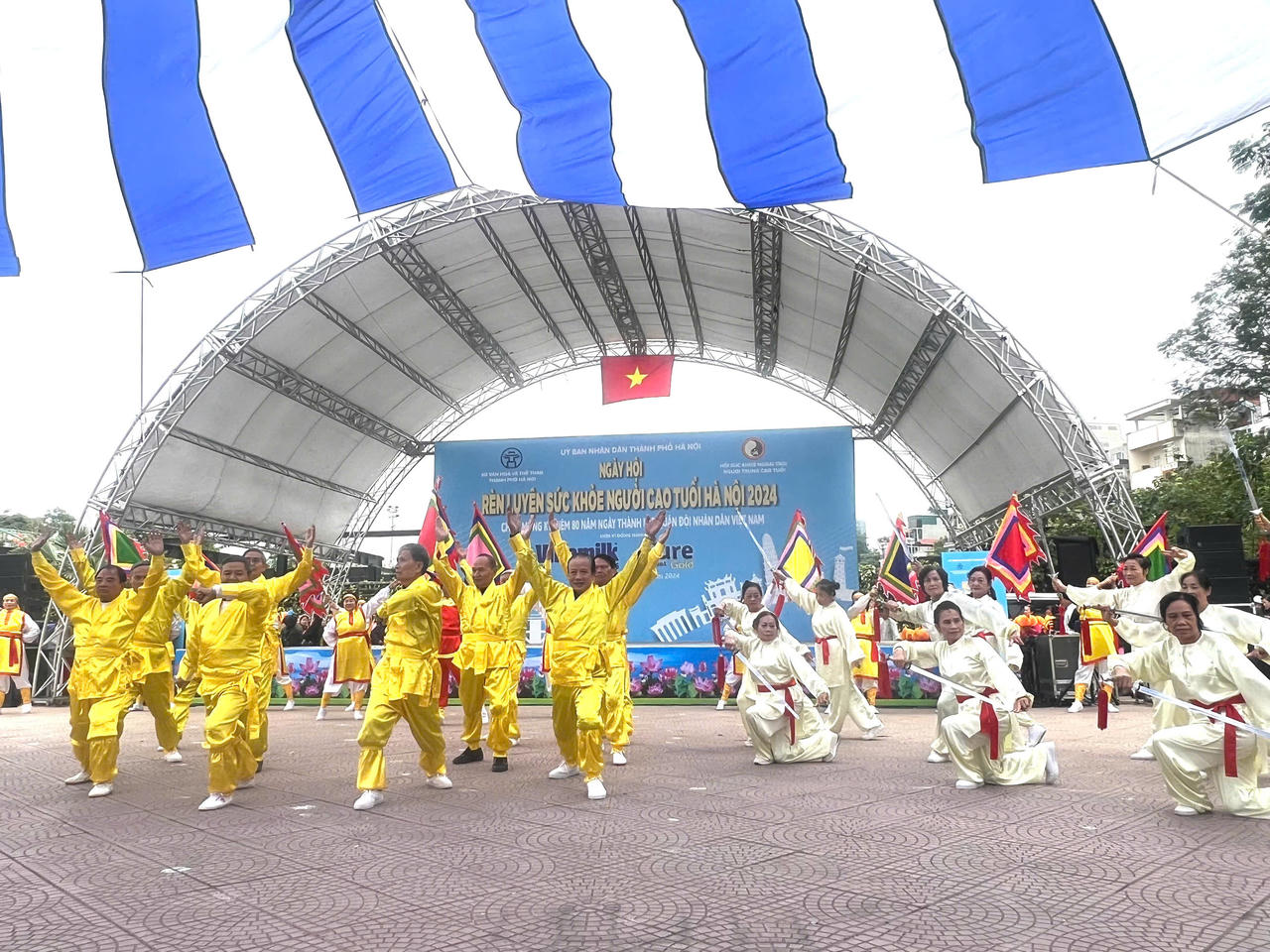 Gần 3.000 người cao tuổi Hà Nội tham gia Ngày hội rèn luyện sức khoẻ người cao tuổi 