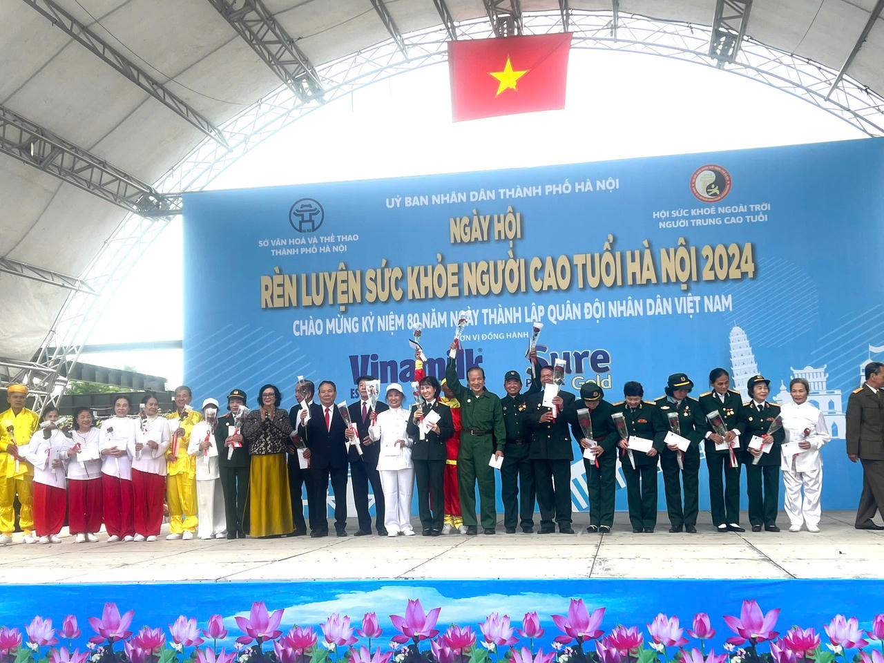 Gần 3.000 người cao tuổi Hà Nội tham gia Ngày hội rèn luyện sức khoẻ người cao tuổi 