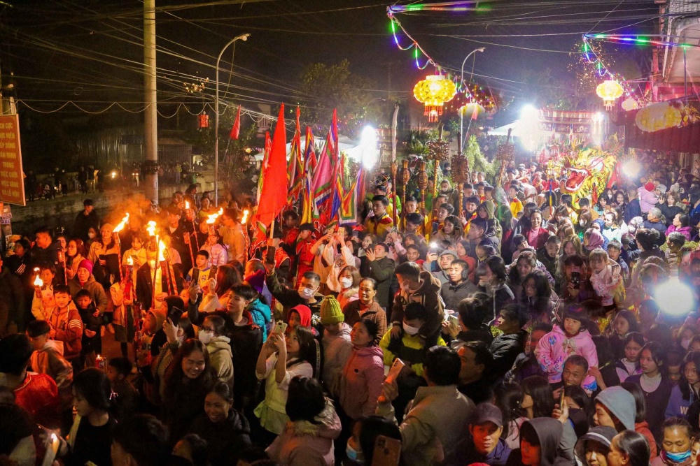 Tục 'xông Đền, xông Điện, xông Nhà thờ họ, xông Nhà' làng Gạo là Di sản văn hóa phi vật thể quốc gia