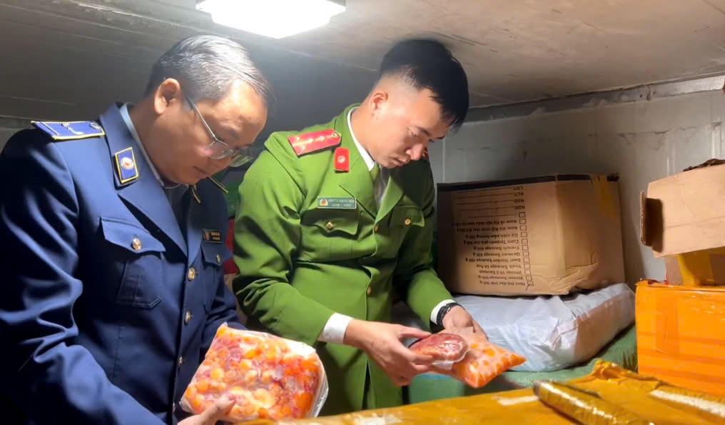 'Chặn đứng' hơn 10 tấn nội tạng hôi thối chuẩn bị 'bung' ra phục vụ thị trường Tết