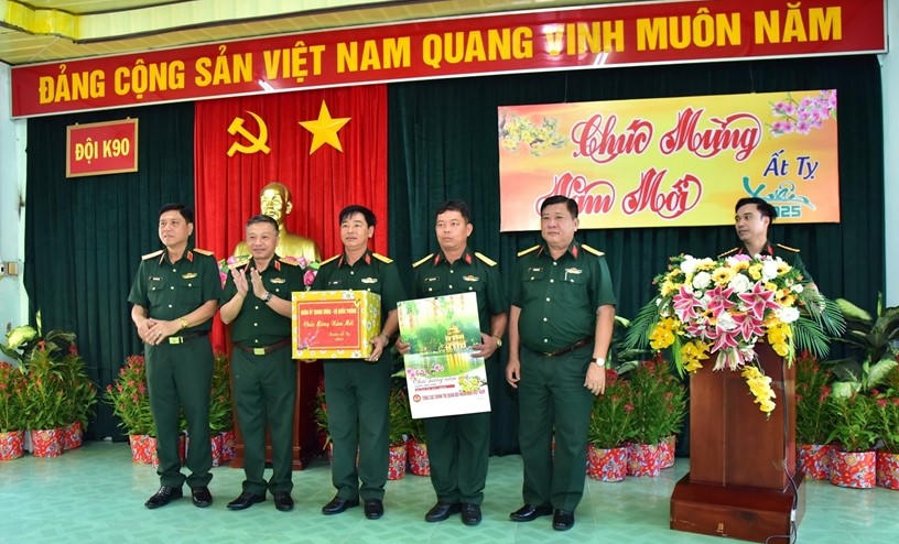Bộ đội vui Xuân lành mạnh, an toàn, tiết kiệm