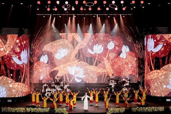 Xuân Quê hương - Về Việt Nam là về nhà