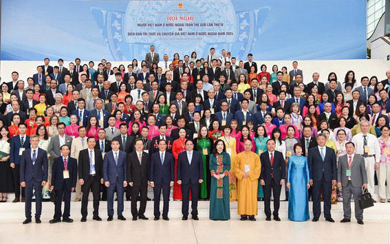 Xuân Quê hương - Về Việt Nam là về nhà