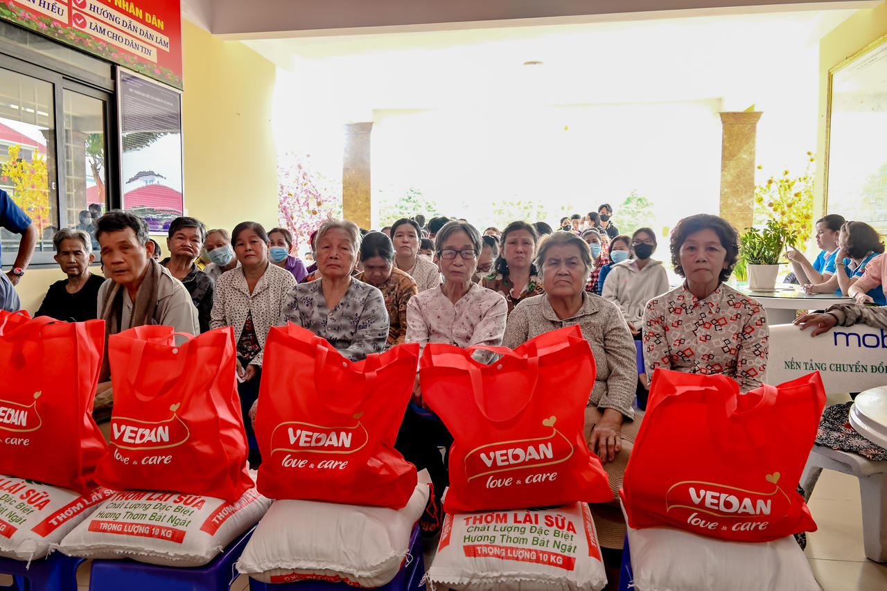 Vedan Việt Nam trao tặng hơn 2.000 phần quà cho người dân có hoàn cảnh khó khăn nhân dịp Tết Ất Tỵ 2025