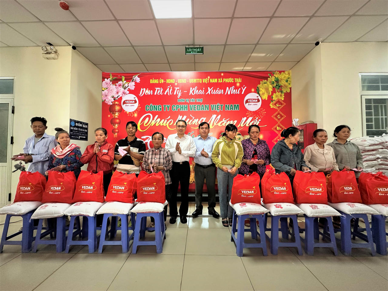 Vedan Việt Nam trao tặng hơn 2.000 phần quà cho người dân có hoàn cảnh khó khăn nhân dịp Tết Ất Tỵ 2025