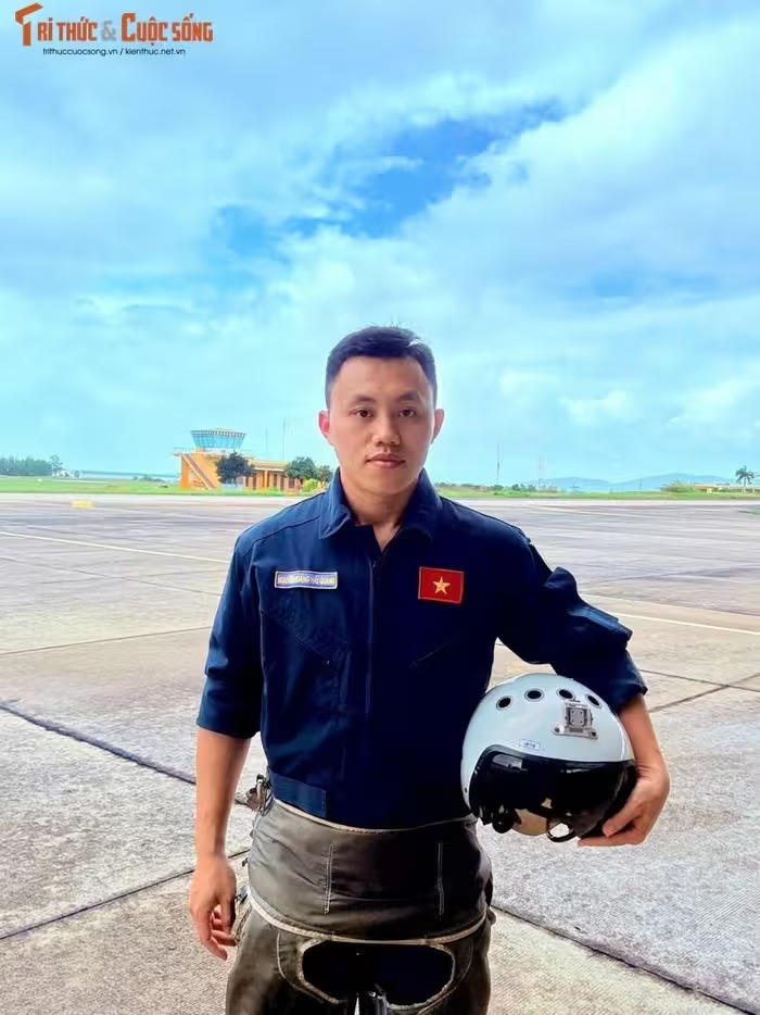Chuyện về một người lính bảo vệ bầu trời: 'Tôi hiểu dưới cánh bay của mình là tất cả những gì thiêng liêng nhất của Tổ quốc'
