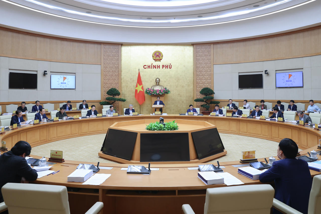 Thủ tướng: Thể chế phải mở đường, không để 'không quản được thì cấm'