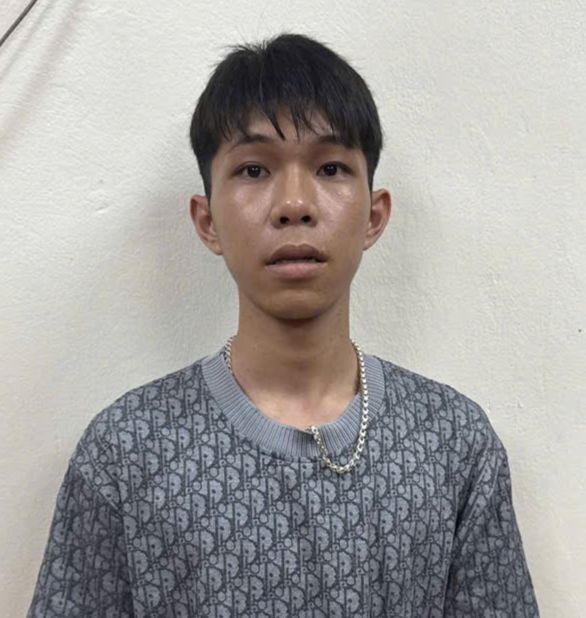 Giả vờ mua vàng, nam thanh niên 17 tuổi cướp giật rồi phóng xe tẩu thoát