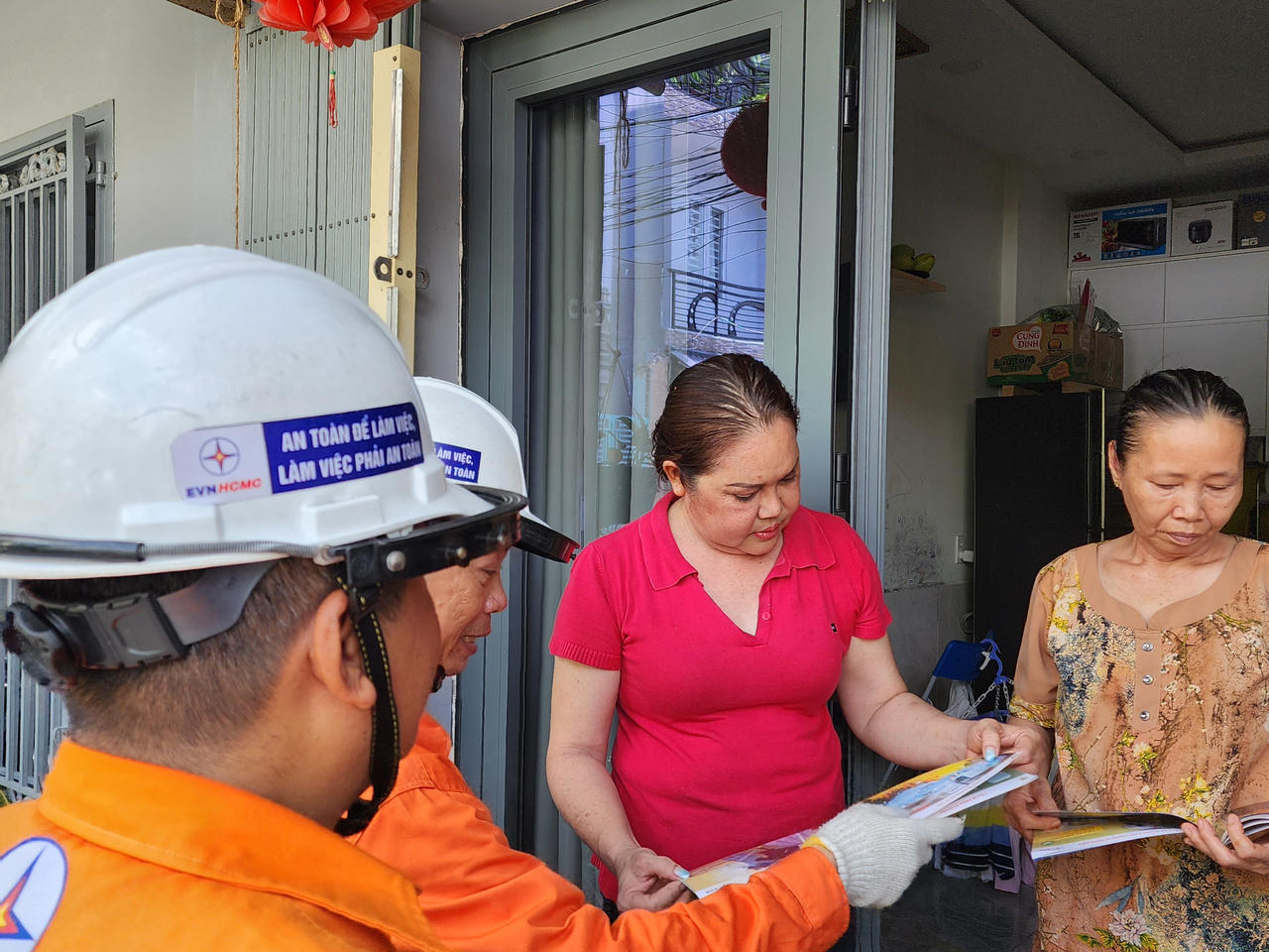 Điện lực TP HCM cảnh báo tiền điện có thể sẽ tăng trong kỳ hóa đơn tháng 5