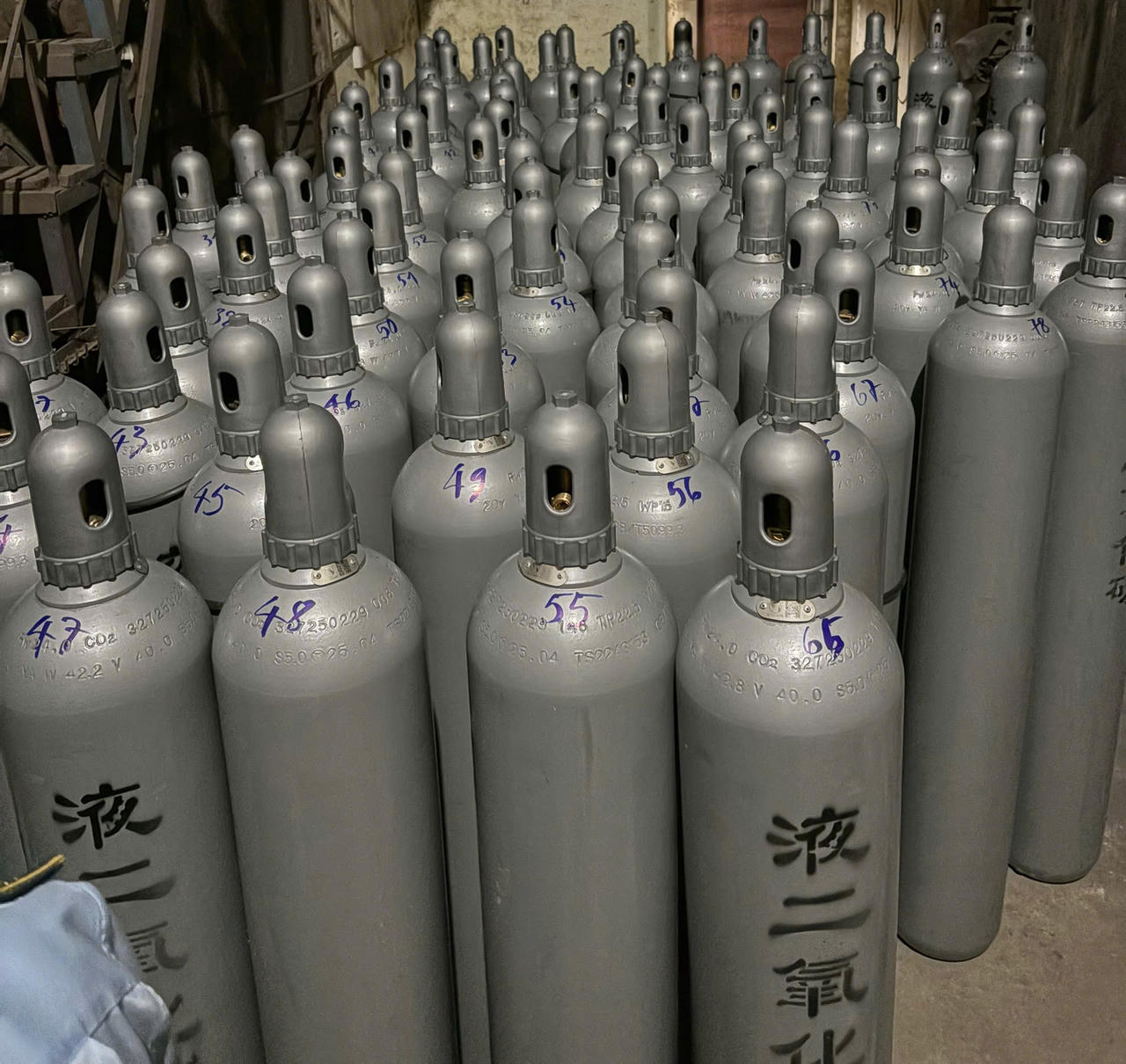 Phát hiện kho chứa hơn 3 tấn khí nghi “khí cười” tại Bắc Ninh