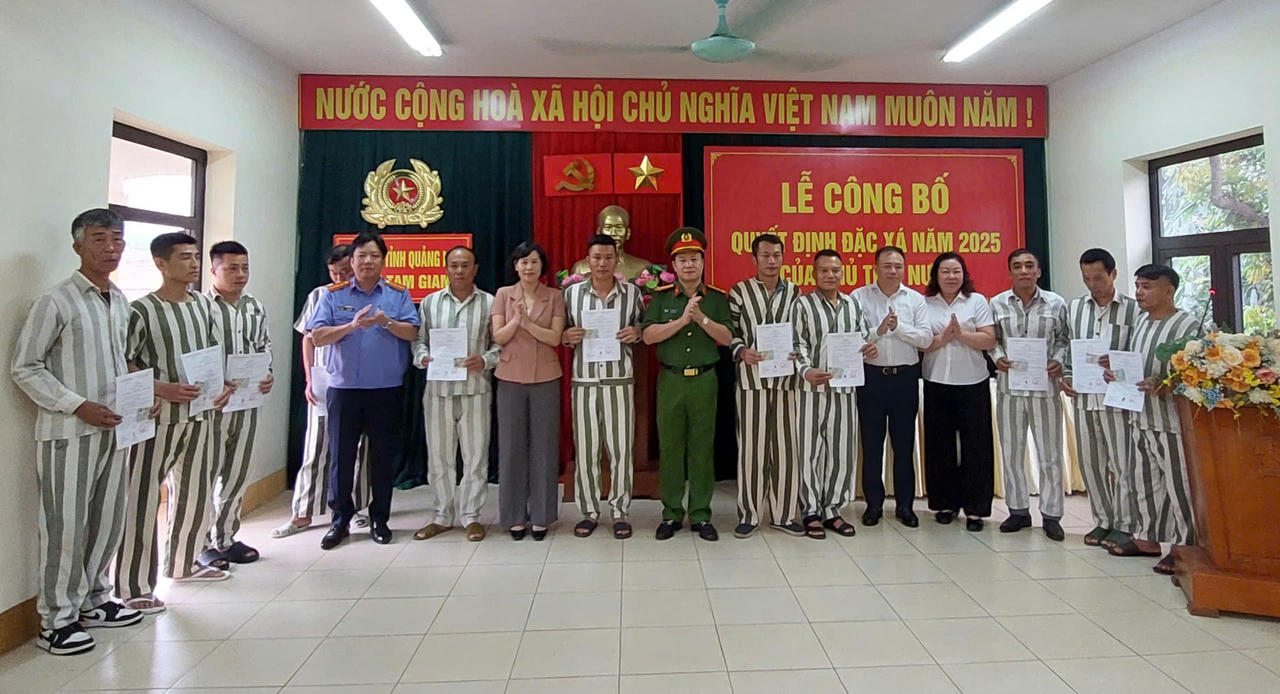 Các địa phương đồng loạt công bố quyết định đặc xá của Chủ tịch nước