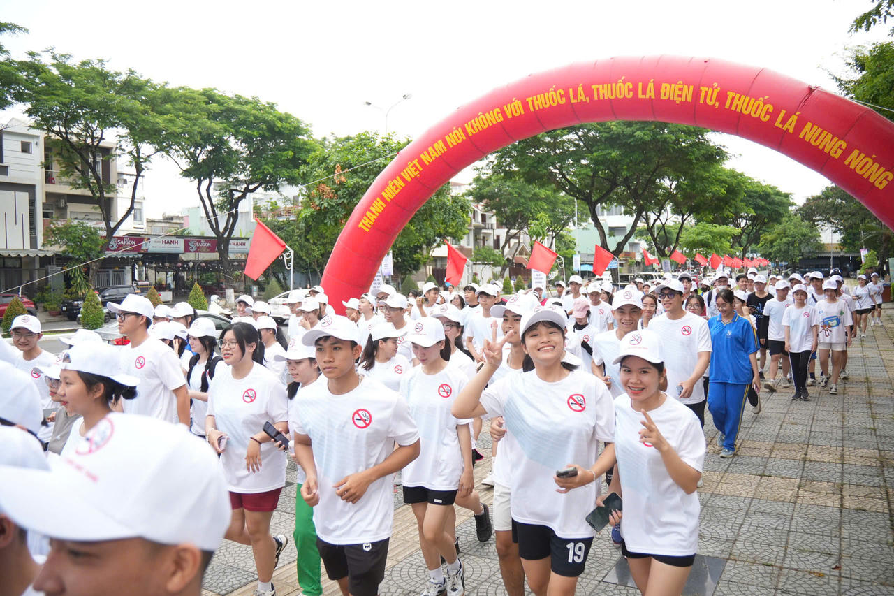 Hơn 1.000 bạn trẻ Đà Nẵng mít tinh lan tỏa thông điệp 'Vạch trần sự hấp dẫn giả tạo', kêu gọi 'nói không" với thuốc lá điện mới