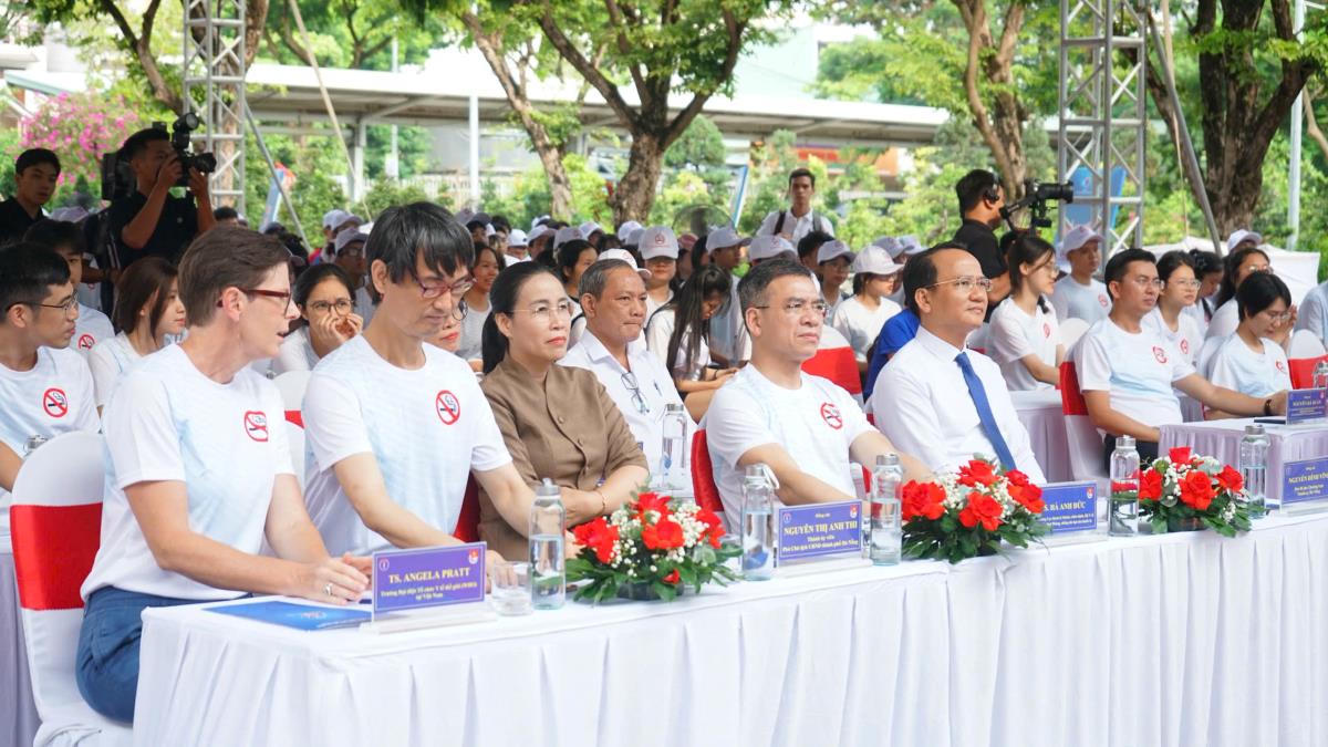Hơn 1.000 bạn trẻ Đà Nẵng mít tinh lan tỏa thông điệp 'Vạch trần sự hấp dẫn giả tạo', kêu gọi 'nói không" với thuốc lá điện mới