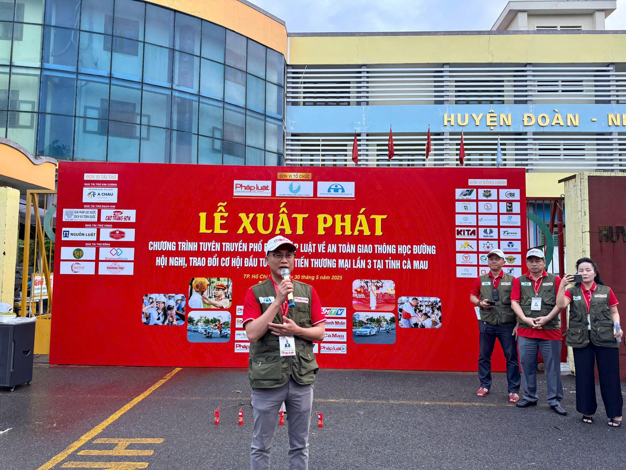 Caravan mùa 3: Khởi động hành trình tuyên truyền pháp luật và an toàn giao thông học đường tại Cà Mau 