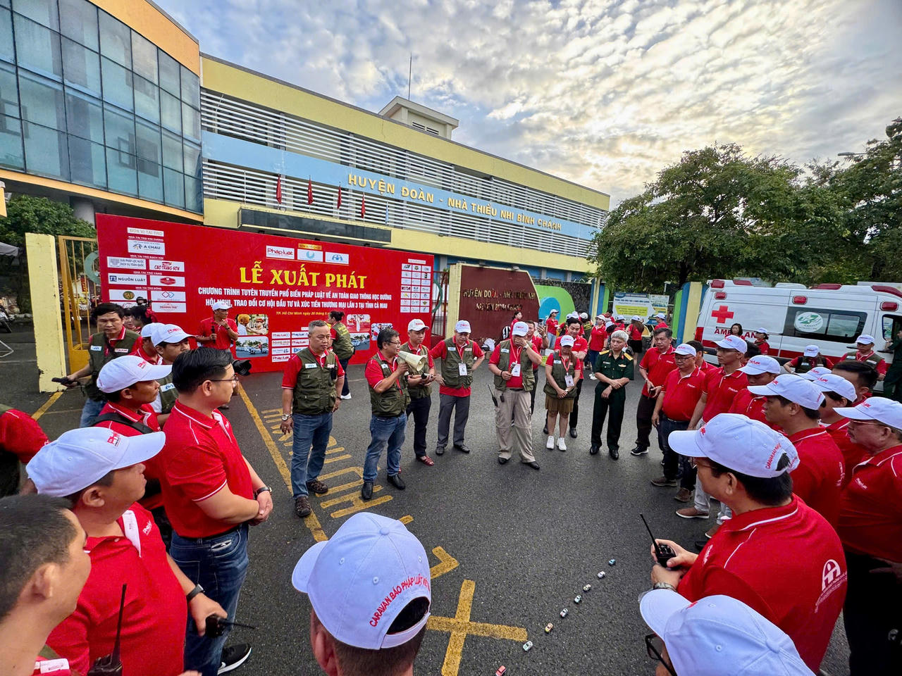 Caravan mùa 3: Khởi động hành trình tuyên truyền pháp luật và an toàn giao thông học đường tại Cà Mau 