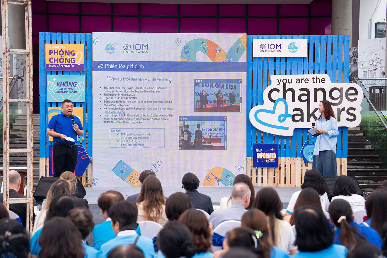 Ngăn chặn nạn mua, bán người: Phụ nữ và trẻ em gái cần sử dụng công nghệ một cách thông minh