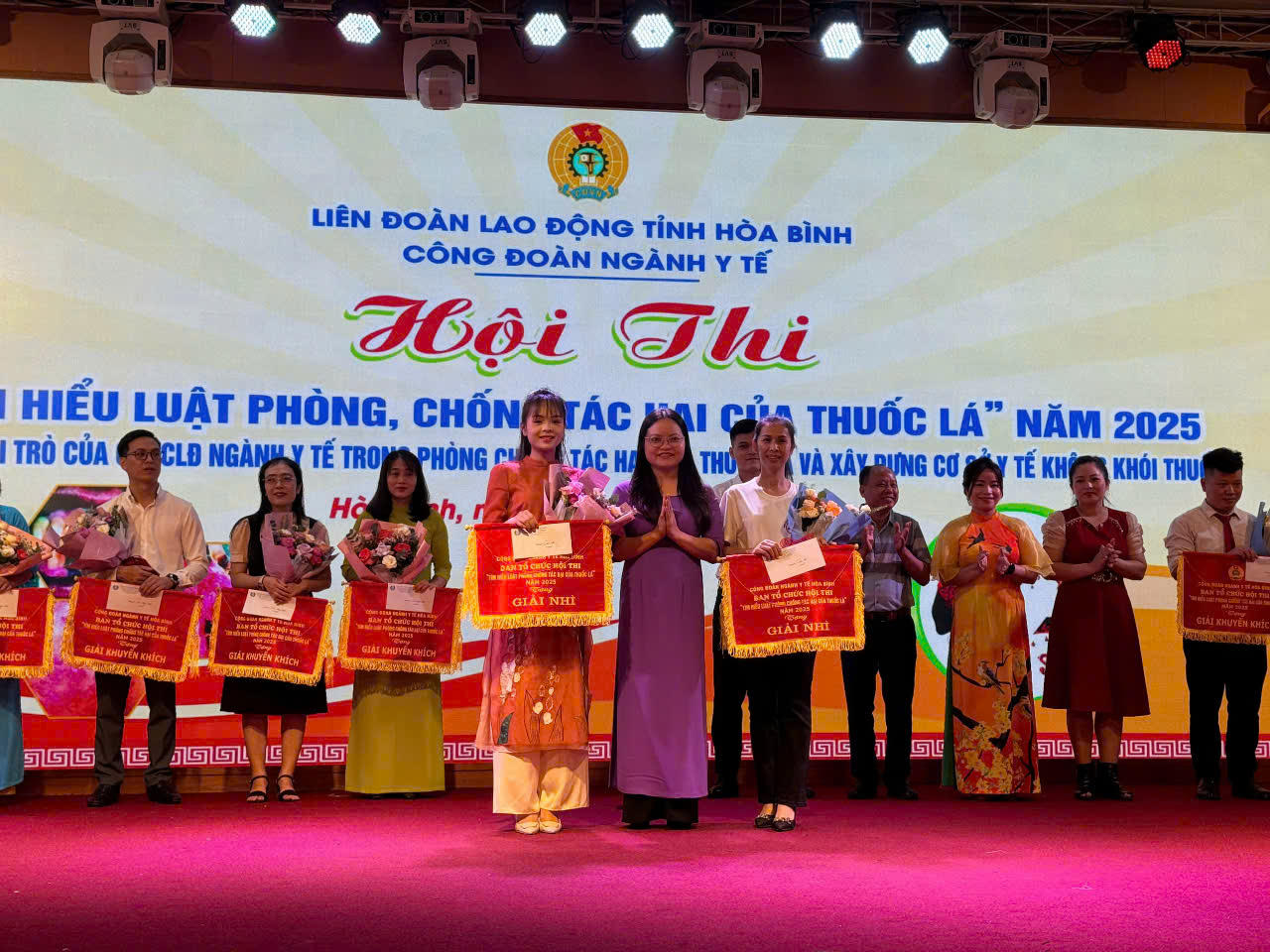 Lao động ngành y tế Hòa Bình lan tỏa thông điệp 'không khói thuốc' qua hội thi pháp luật